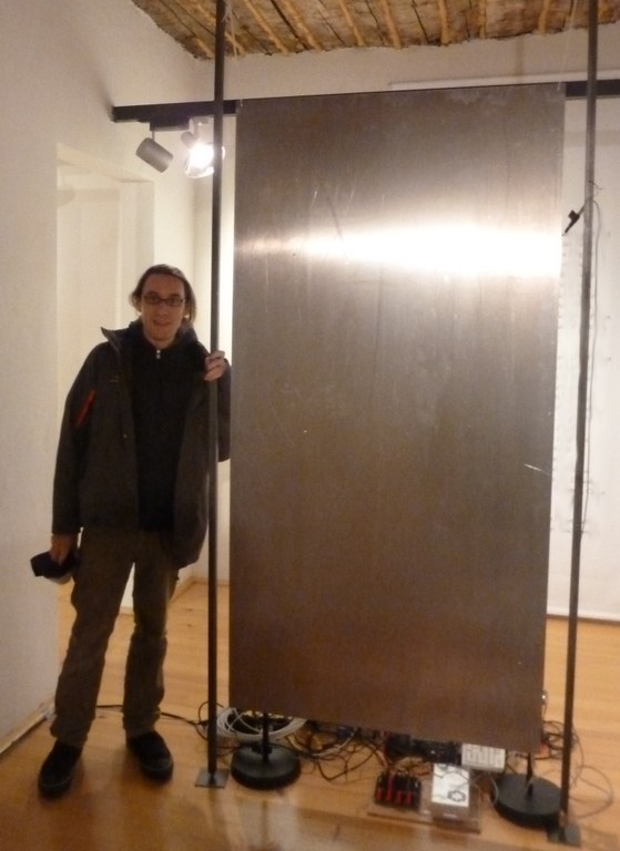Marian feeling the sound plate vibrations